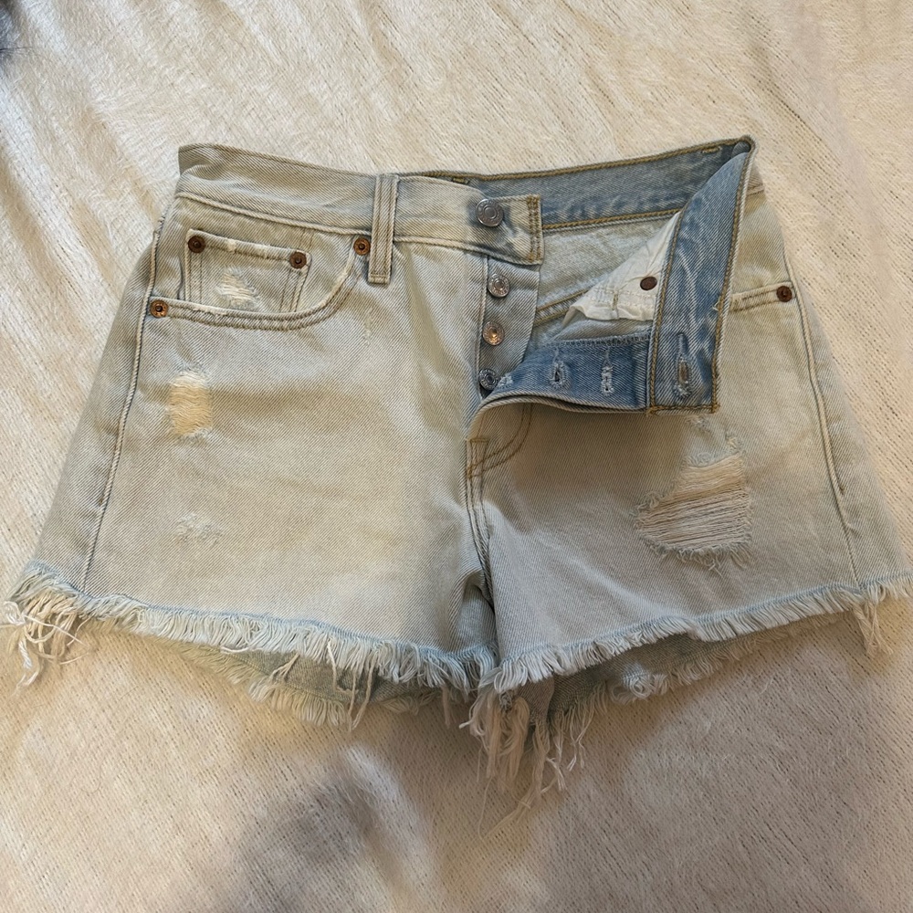 Levi’s shorts, size 25